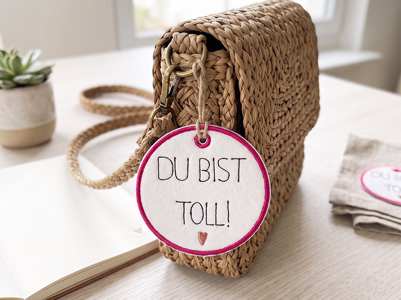 Preview: Anhänger Du bist toll - ITH-Stickdatei